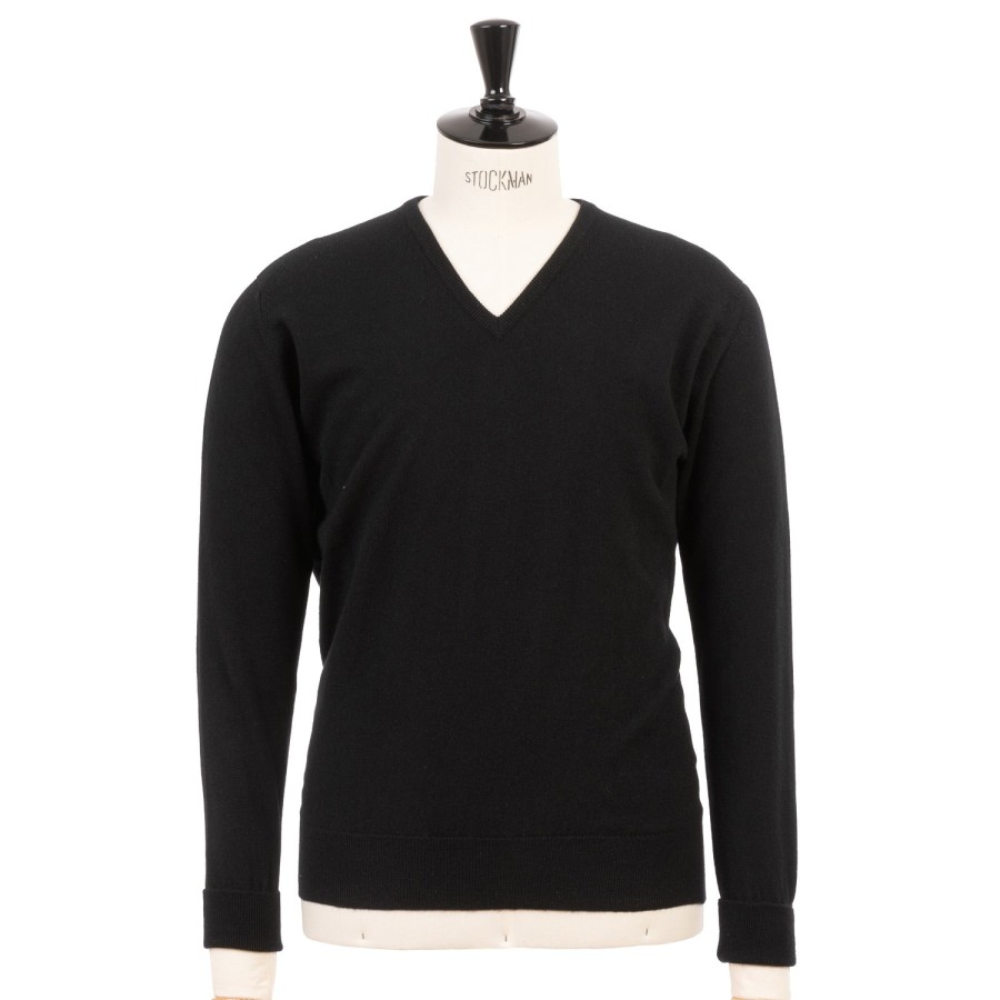 Knitwear | William Lockie Sweater "Oxton Vee" From Fine Scottish 1 Ply Cashmere